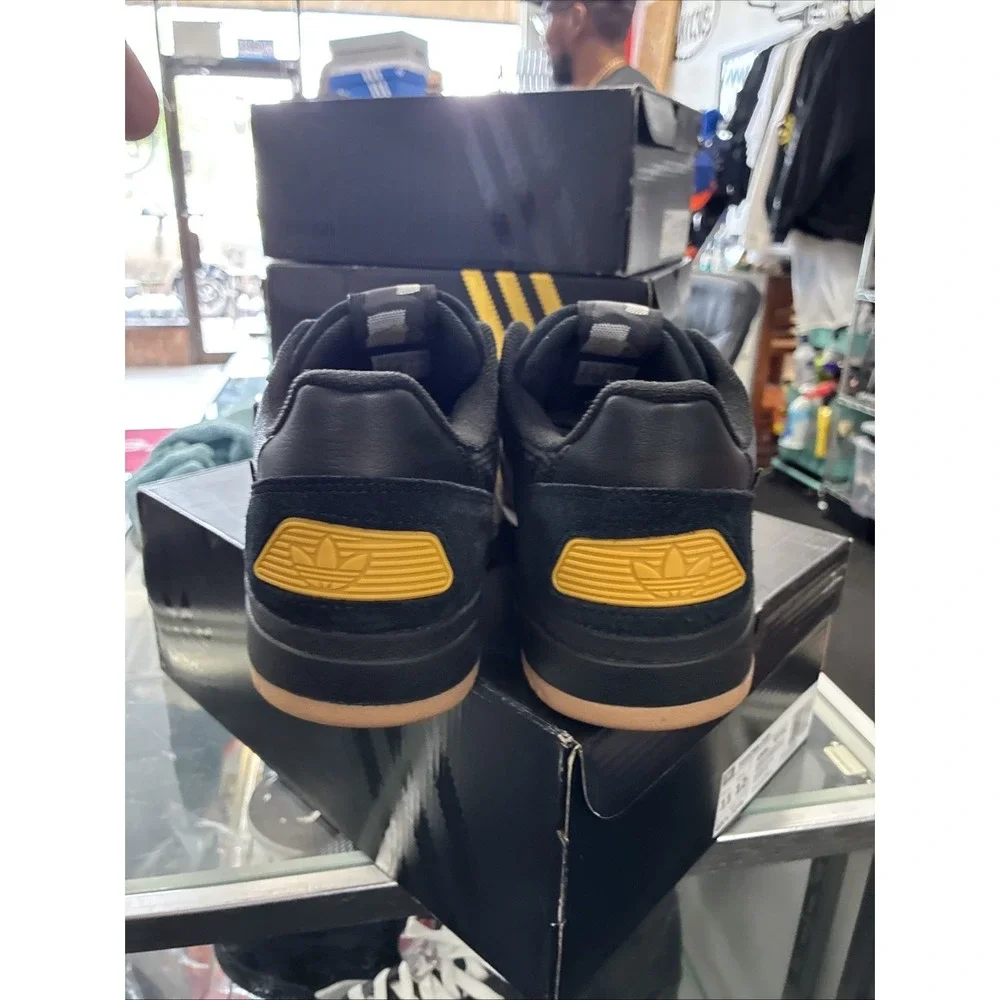 Adidas Tekkira Cup Mens Black Gum Athletic Sneaker KJ5054 New In Box US 11
